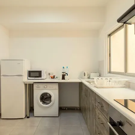 Savvas Centre Flat Apartment Larnaca