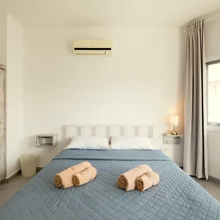 Savvas Centre Flat