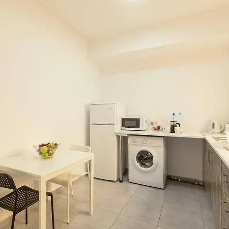 Savvas Centre Flat 아파트 *