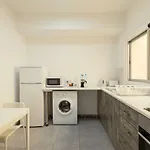 Savvas Centre Flat Lägenhet Larnaca
