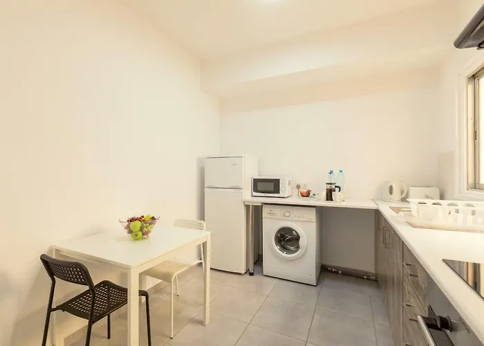 Savvas Centre Flat Apartment *